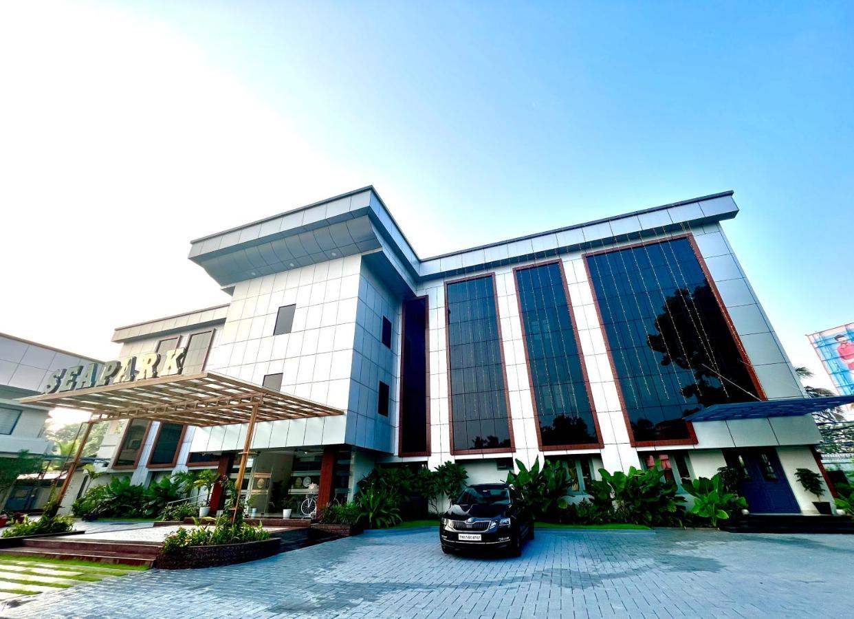 Hotel Seapark Kollam Dış mekan fotoğraf